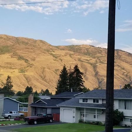 Charming - 2 Bedrooms Suite, 1 Full Bath & Family Room Kamloops Esterno foto