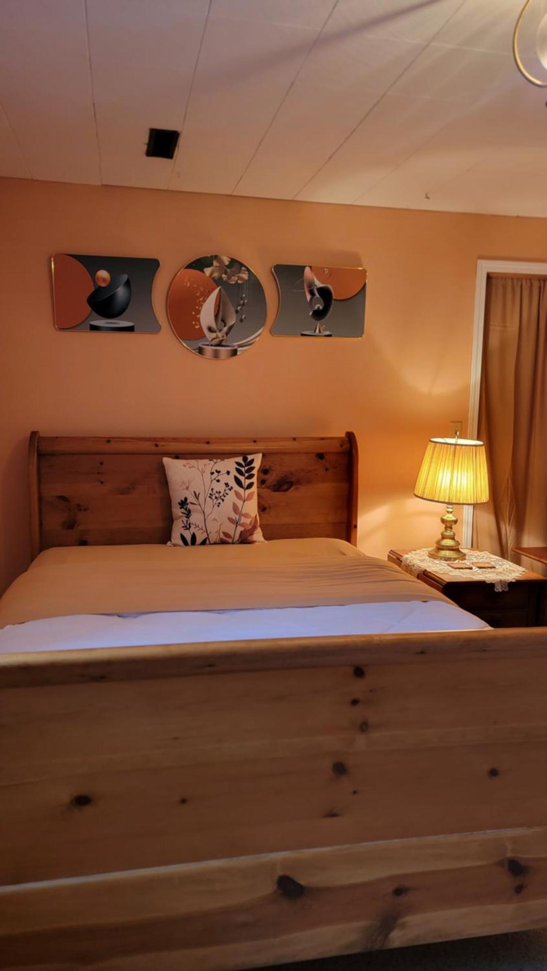 Charming - 2 Bedrooms Suite, 1 Full Bath & Family Room Kamloops Esterno foto