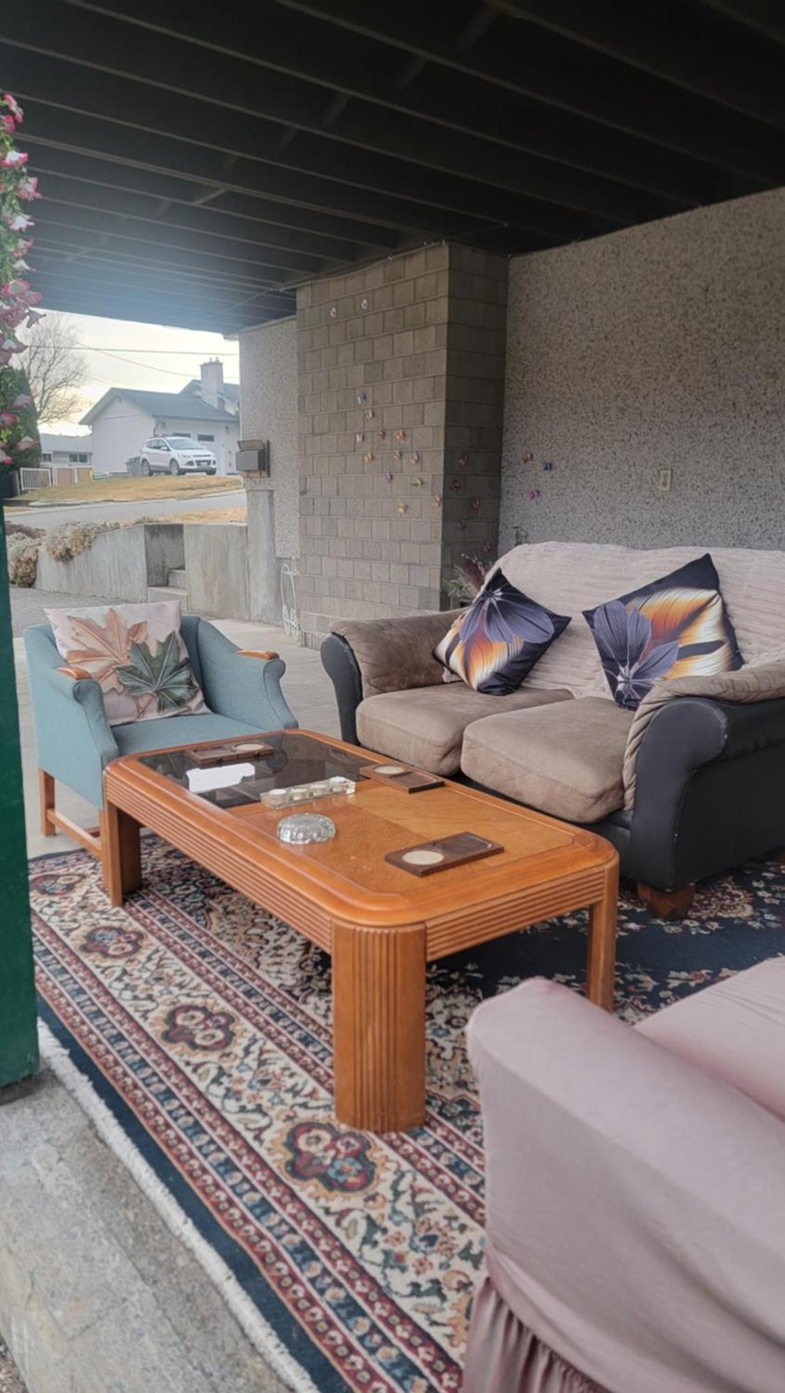 Charming - 2 Bedrooms Suite, 1 Full Bath & Family Room Kamloops Esterno foto