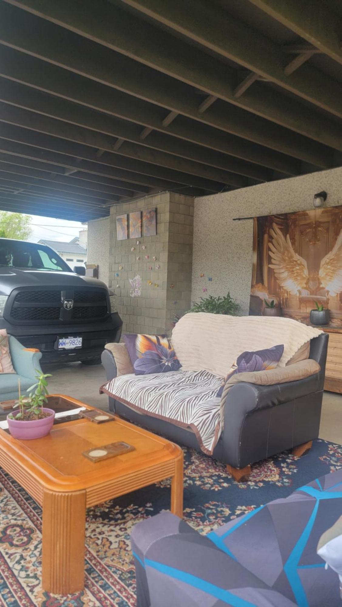Charming - 2 Bedrooms Suite, 1 Full Bath & Family Room Kamloops Esterno foto
