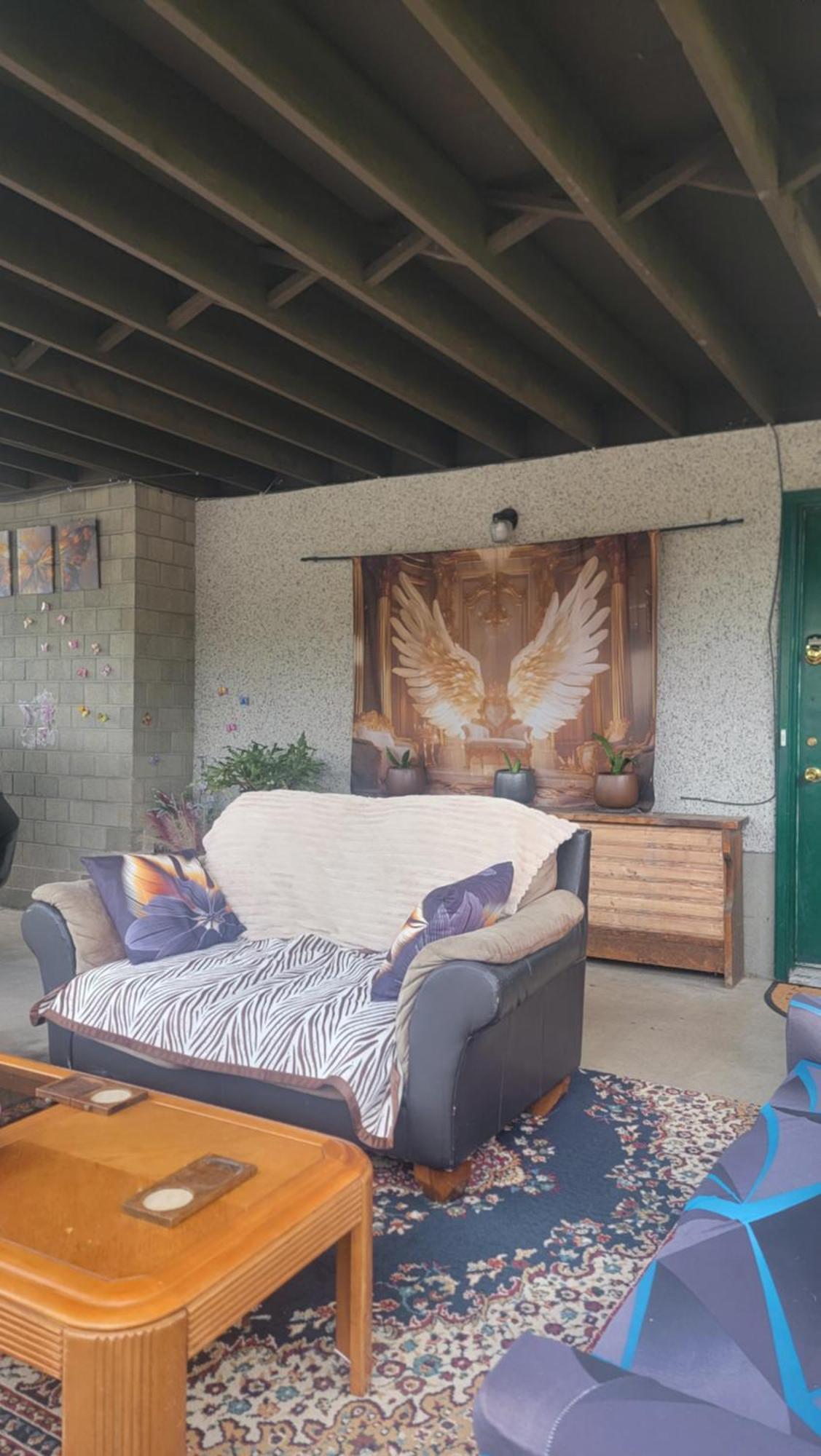 Charming - 2 Bedrooms Suite, 1 Full Bath & Family Room Kamloops Esterno foto